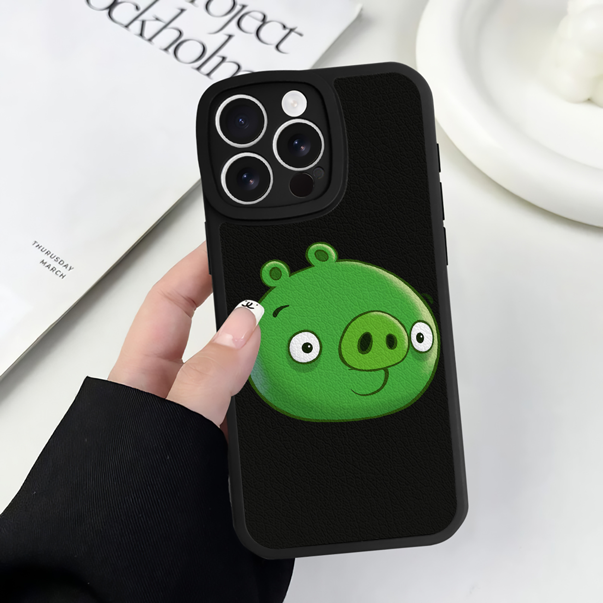 （画像用） Angry Birds アングリーバード 【iPhone 16シリーズ対応】シリコンスマホケース（レザー調） 材質：シリコン